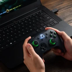 8Bitdo Ultimate 2C trådlös handkontroll – Transparent Black