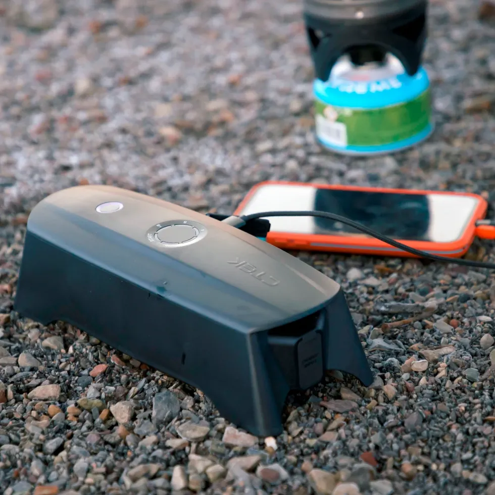 Ctek CS Free Bärbar batteriladdare och starthjälp
