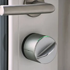 Danalock V3 Scandi Elektroniskt dörrlås
