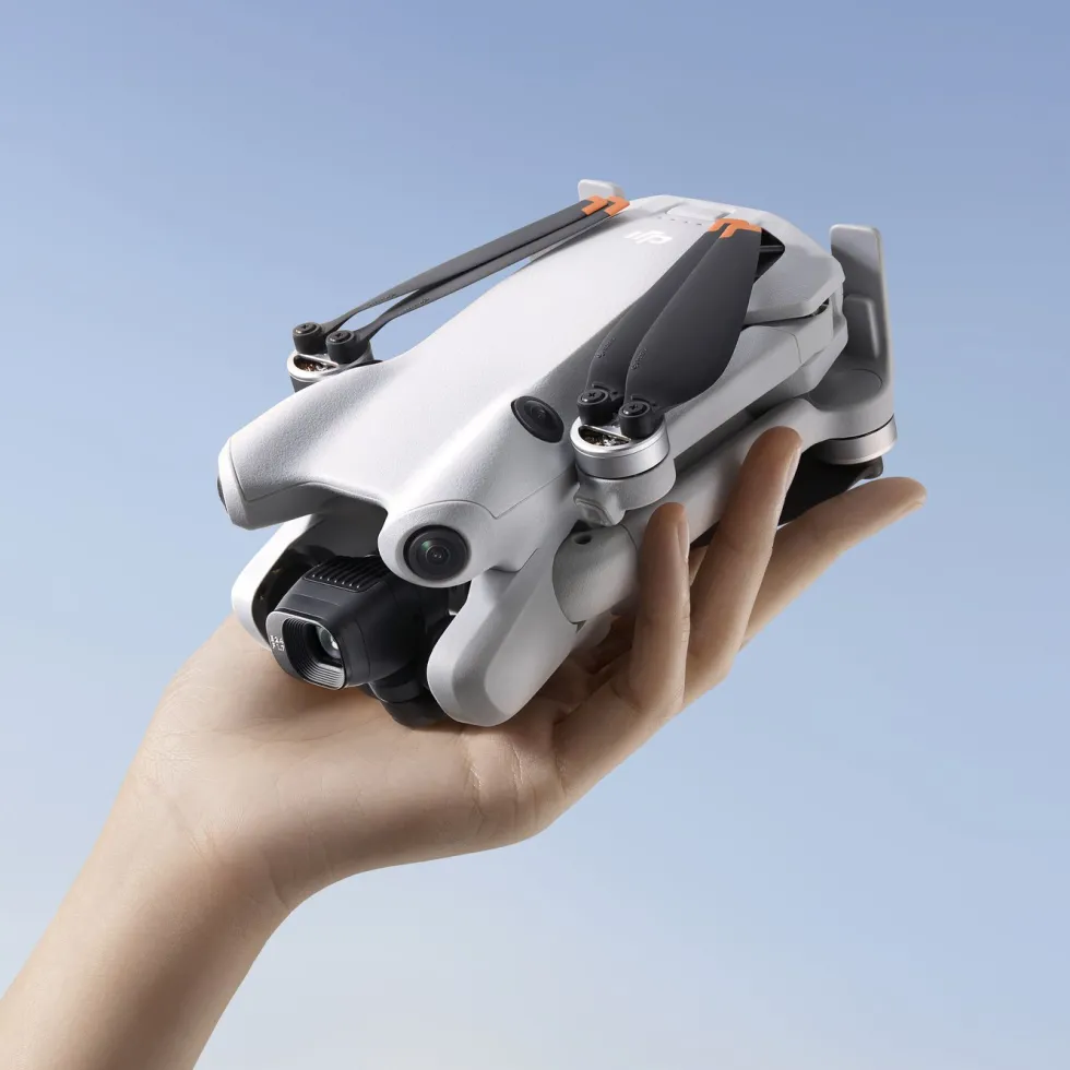 DJI Mini 4 Pro Fly More Combo