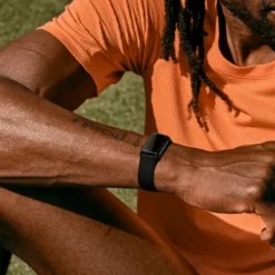 Fitbit Charge 6 Aktivitetsarmband