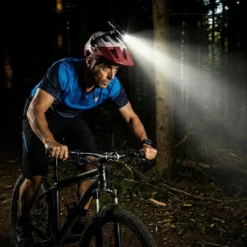 Helmet Mount hjälmfäste för lampa eller actionkamera