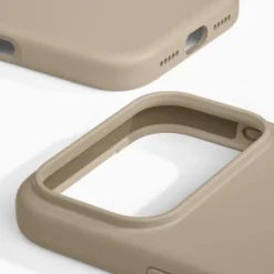 IDEAL OF SWEDEN Silicone MagSafe Case – mobilskal till iPhone 17 Pro Perfect Beige