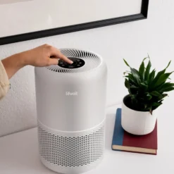 Levoit Core 300S Pro Smart luftrenare Vit