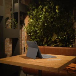 Logitech Logitech Combo Touch för iPad Pro 13” (M4, 2024)