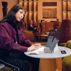 Logitech Mobi Fold hopfällbar trådlös mus Off-white
