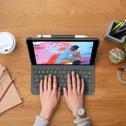 Logitech Slim Folio Tangentbordsfodral för iPad 10,2