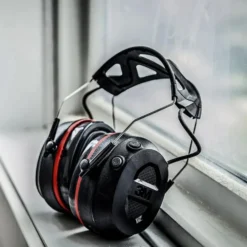 3M Pro-Protect hörselskydd med Bluetooth Svart