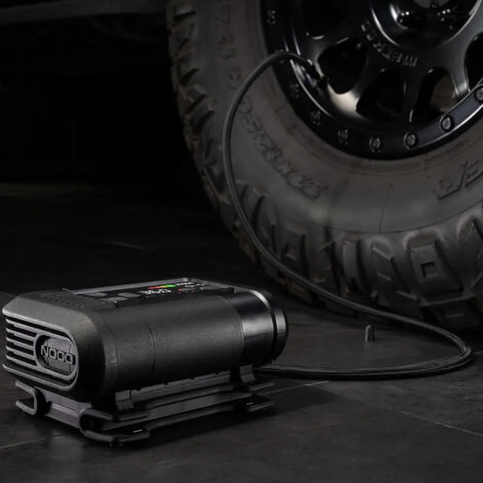 Noco Boost+Air AX65 starthjälp med luftkompressor 2000 A