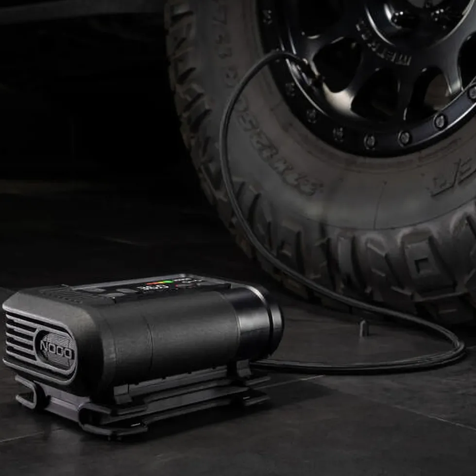 Noco Boost+Air AX65 starthjälp med luftkompressor 2000 A
