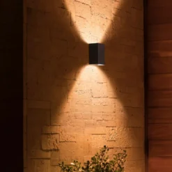 Philips Hue Resonate fasadlampa utomhus