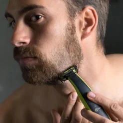 Philips OneBlade 360 skäggtrimmer