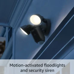 Ring Floodlight Cam Wired Plus Svart