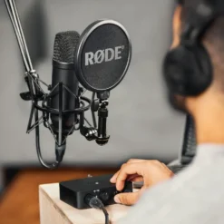Rode NT1 + AI1 Studio Bundle