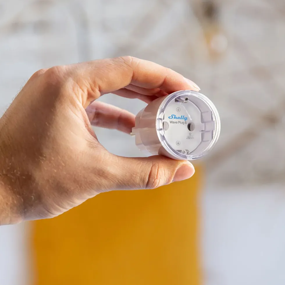 Shelly Wave Plug S LR – smart Z-Wave-plugg med energimätning Vit