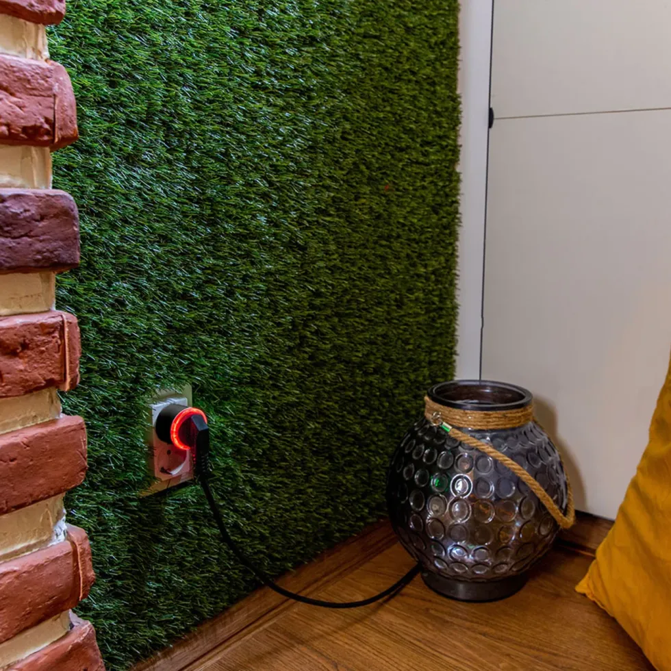 Shelly Wave Plug S LR – smart Z-Wave-plugg med energimätning Svart
