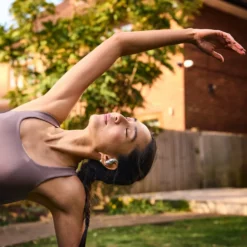 Shokz OpenFit 2+ open-ear-hörlurar Svart