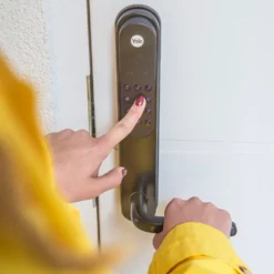 Yale Doorman Classic Home Svart