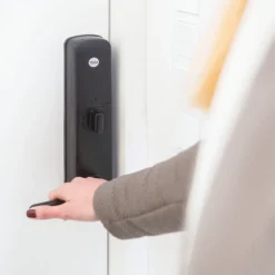 Yale Doorman Classic Home Svart