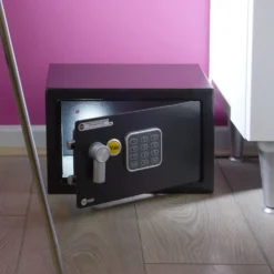 Yale Value Safe Medium Värdeskåp 5,6 kg